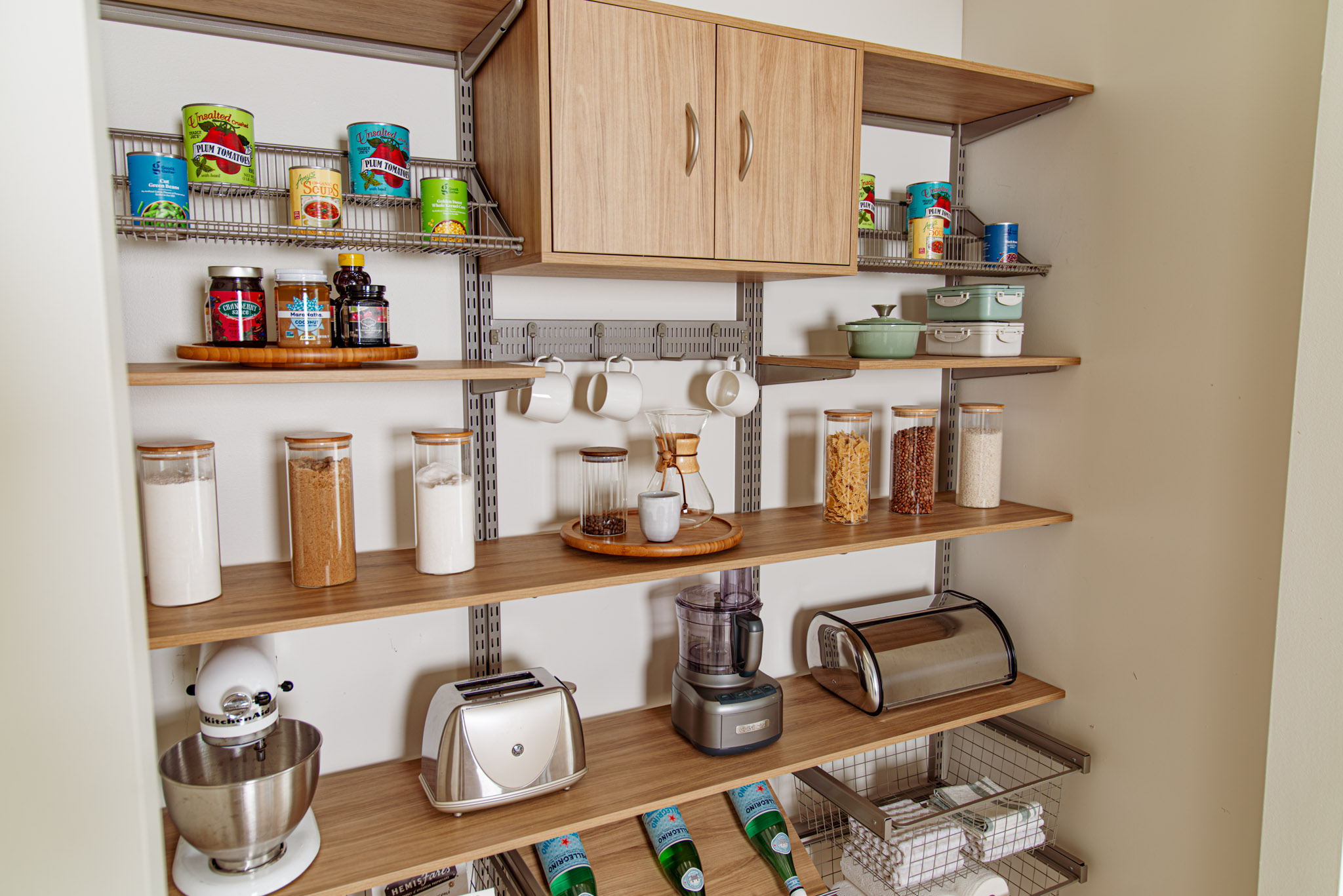 Adjustable Pantry Organization Idea