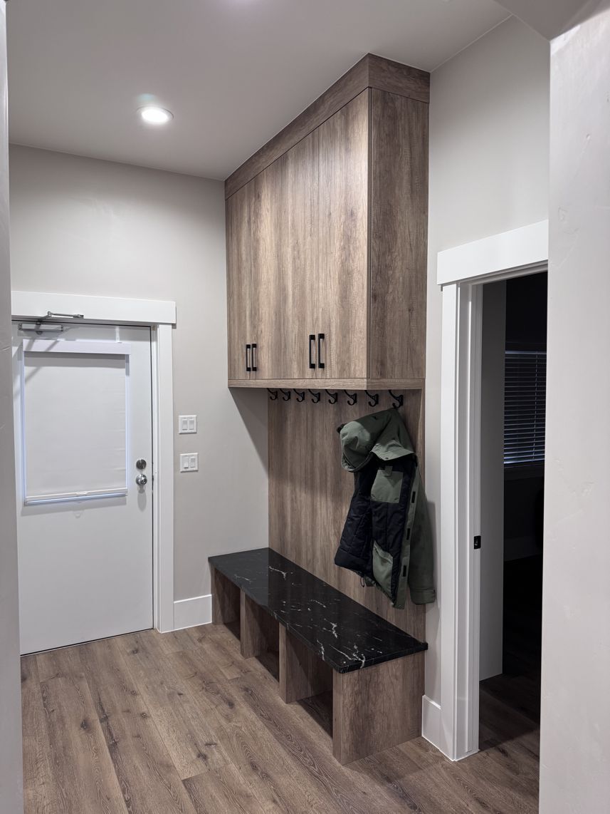 Nice Entryway Mudroom Bench with Coat Hooks and Storage